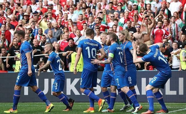 包含冰岛击败摩尔多瓦，欧预赛小组竞争十分激烈的词条