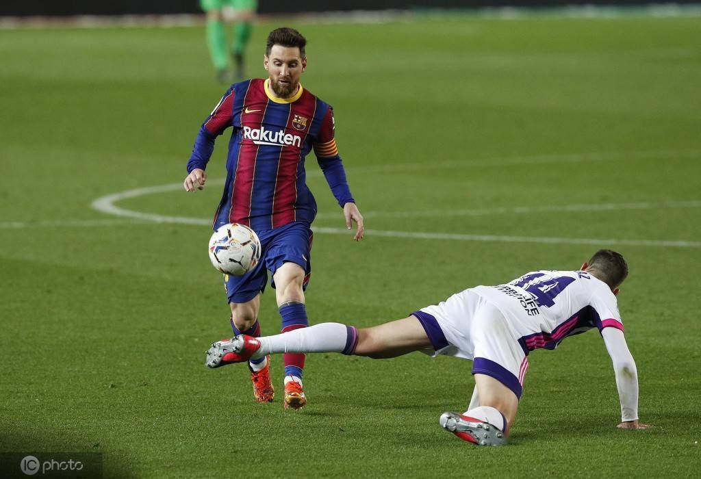 巴拉多利德大胜,登顶积分榜 巴拉多利德大胜,登顶积分榜