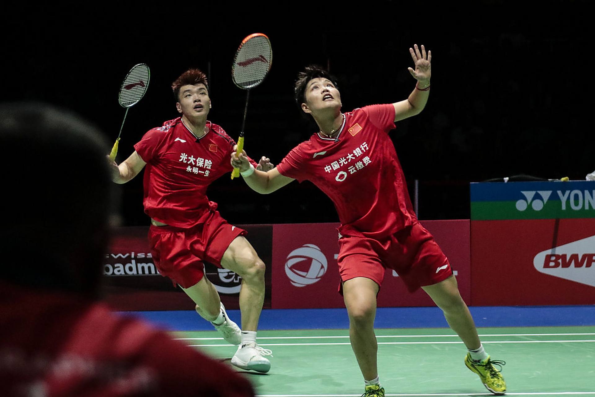 包含德国队鏖战丹麦队，黄鸭组合统治全场的词条