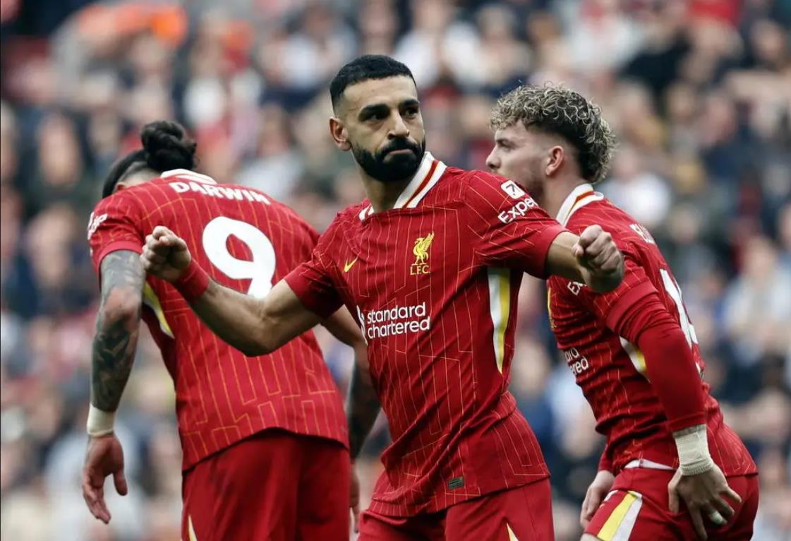 巴黎险胜丹麦，伊布刷新纪录